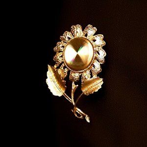 Retro Goldtone Floral Brooch Signed Jewelarama
